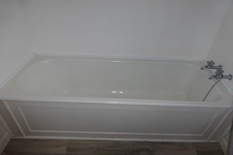 Photo of property in 17 Shortland Street, Wainoni, Christchurch, 8061