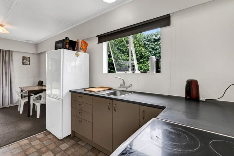 Photo of property in 4 Douglas Street, Hawera, 4610