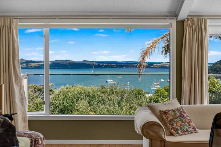 Photo of property in 8 Robertson Street, Russell, 0202