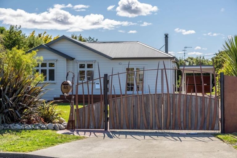 Photo of property in 65 Brandon Street, Featherston, 5710