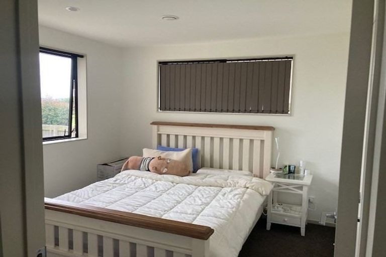 Photo of property in 33 Carole Crescent, Pakuranga, Auckland, 2010