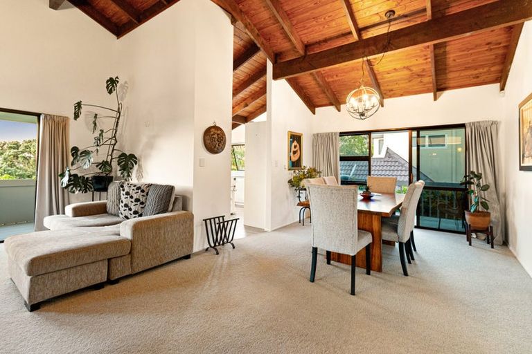 Photo of property in 1/5 Sharon Road, Waiake, Auckland, 0630