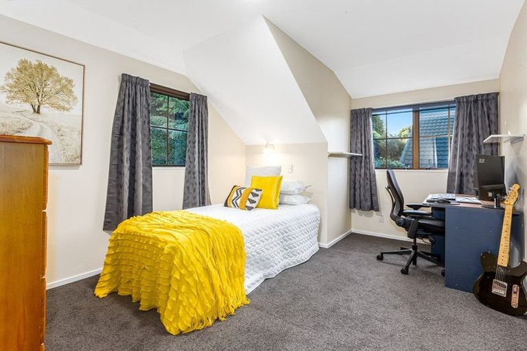 Photo of property in 31 Burbank Crescent, Churton Park, Wellington, 6037