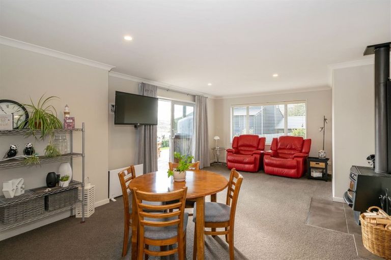 Photo of property in 112 Milton Terrace, Picton, 7220