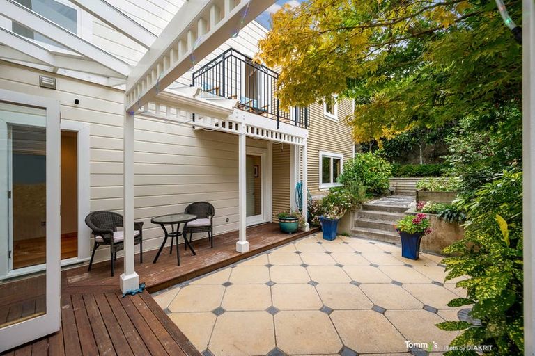 Photo of property in 16 Parliament Street, Thorndon, Wellington, 6011