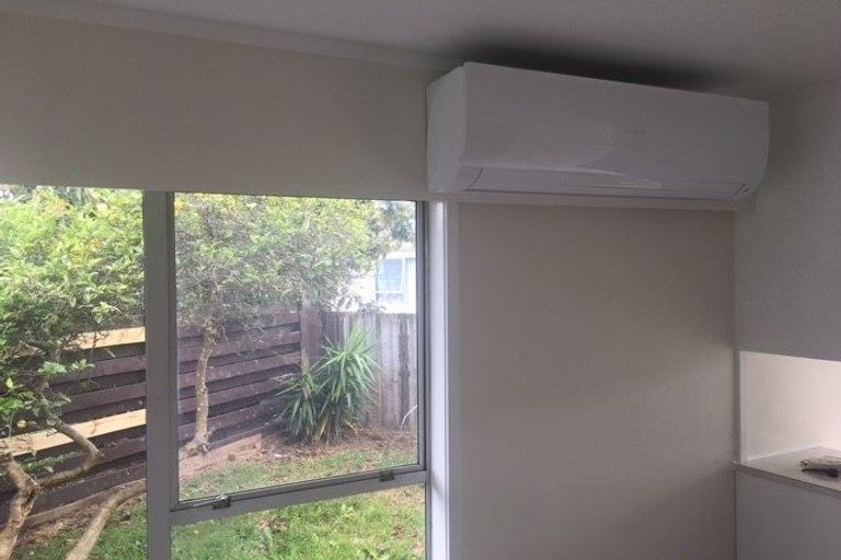 Photo of property in 1/29 Kindergarten Drive, Conifer Grove, Takanini, 2112