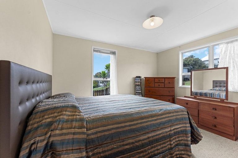 Photo of property in 51 Cedar Heights Avenue, Massey, Auckland, 0614