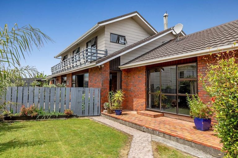 Photo of property in 17 Henley Street, Westport, 7825