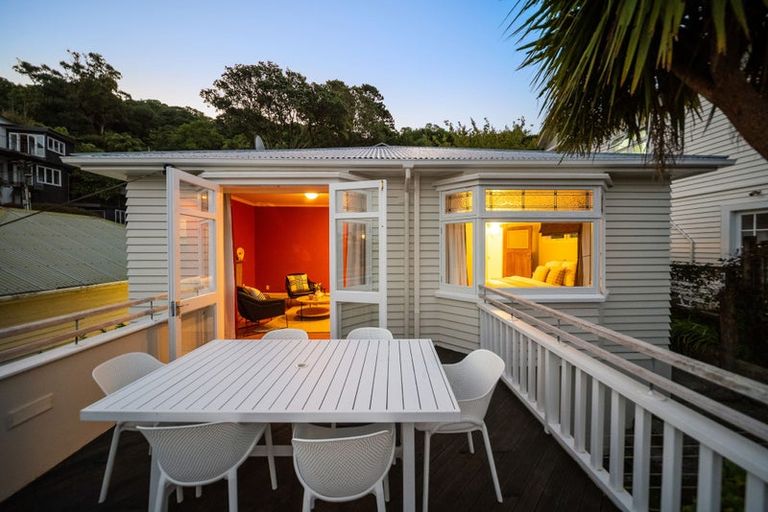 Photo of property in 82 Mortimer Terrace, Brooklyn, Wellington, 6021