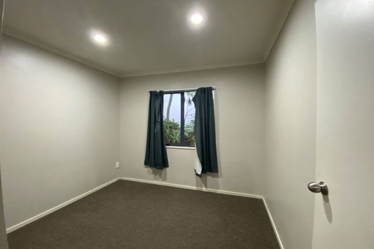 Photo of property in 9 Gallony Avenue, Massey, Auckland, 0614