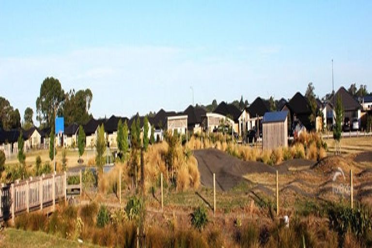 Photo of property in 21 Weaver Street, Woodend, 7691