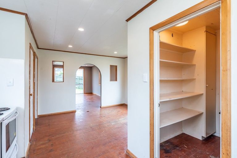 Photo of property in 25 Matahourua Crescent, Cannons Creek, Porirua, 5024