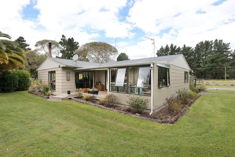 Photo of property in 21 Raumai Road, Bulls, 4894