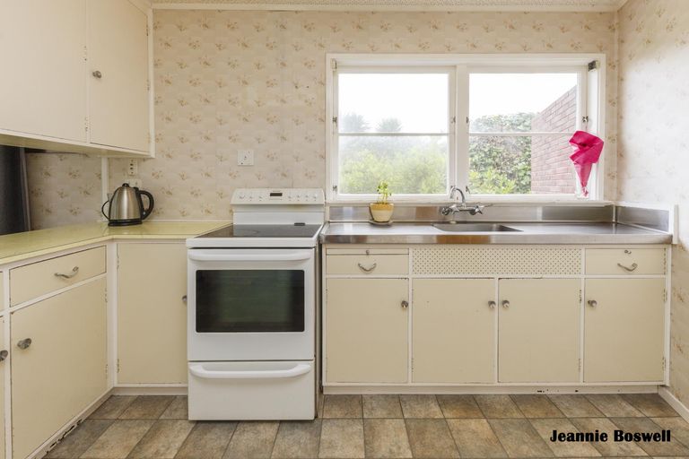 Photo of property in 43 Elmira Avenue, Hokowhitu, Palmerston North, 4410