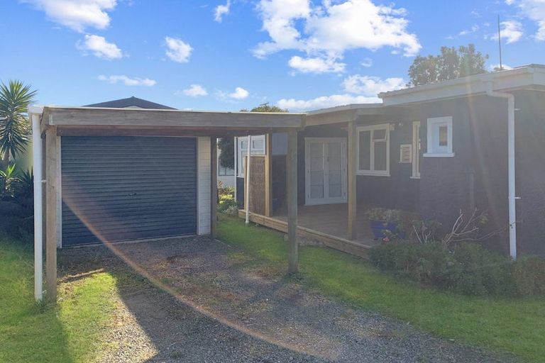 Photo of property in 26 Pratt Avenue, Foxton Beach, Foxton, 4815
