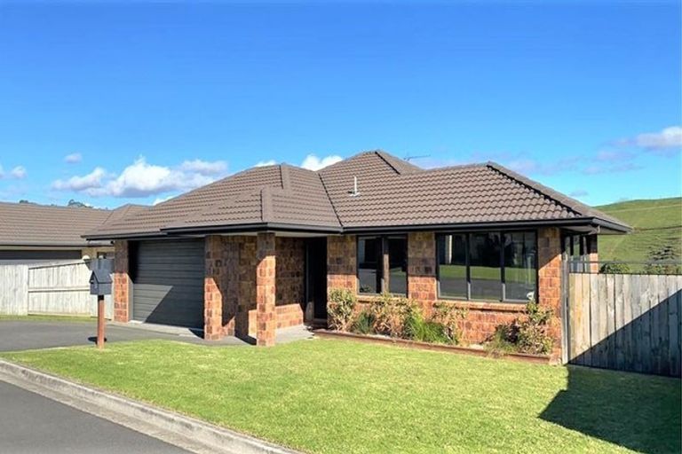 Photo of property in 5 Gina Way, Welcome Bay, Tauranga, 3112