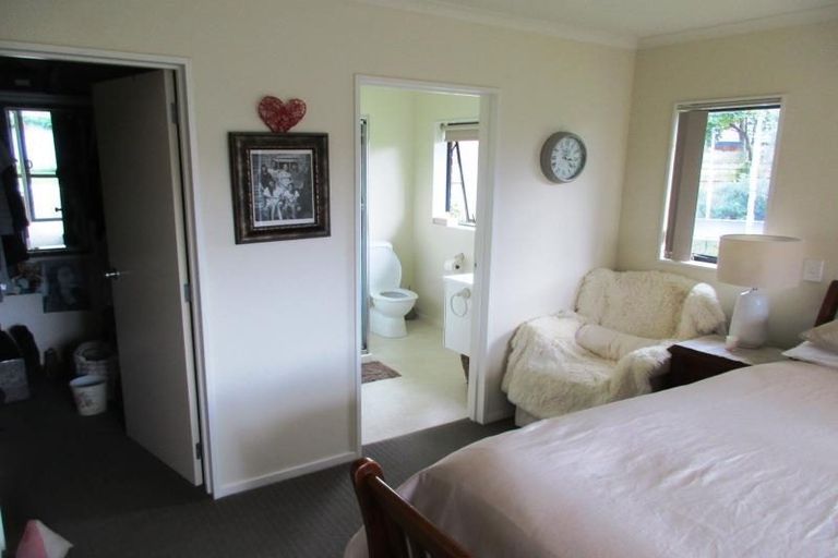 Photo of property in 4b Georgia Grove, Paraparaumu, 5032