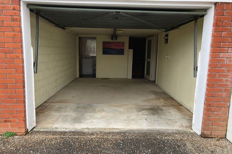 Photo of property in 2/7 Chilton Place, Howick, Auckland, 2014