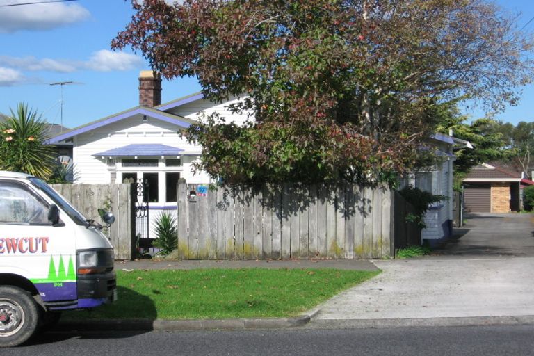 Photo of property in 1/37 Victoria Road, Papatoetoe, Auckland, 2025