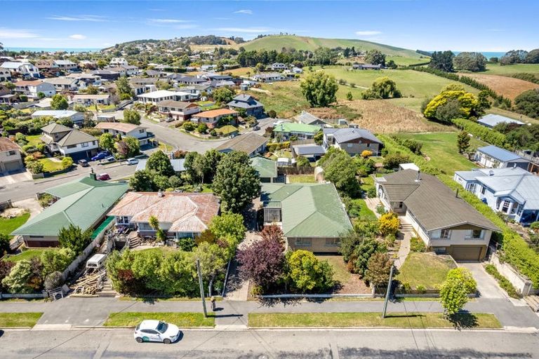 Photo of property in 37 Awamoa Road, Holmes Hill, Oamaru, 9401