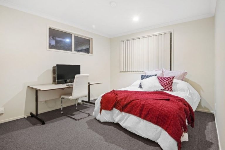 Photo of property in 55 Mt Lebanon Crescent, The Gardens, Auckland, 2105