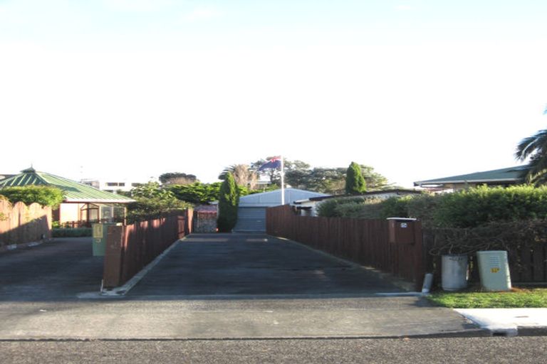 Photo of property in 5 Nugget Grove, Raumati Beach, Paraparaumu, 5032