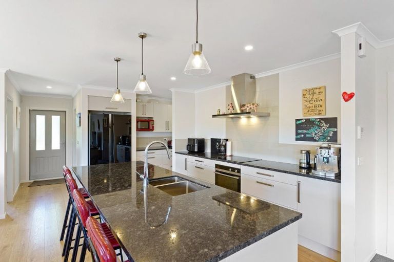 Photo of property in 12 Tamihana Street, Otaki, 5512