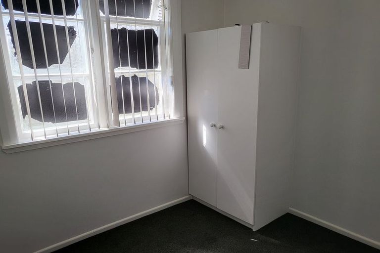 Photo of property in 4a Ngahina Street, Paraparaumu, 5032