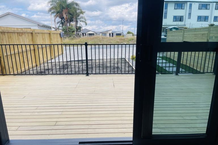 Photo of property in 7 Awhi Way, Karaka, 2578