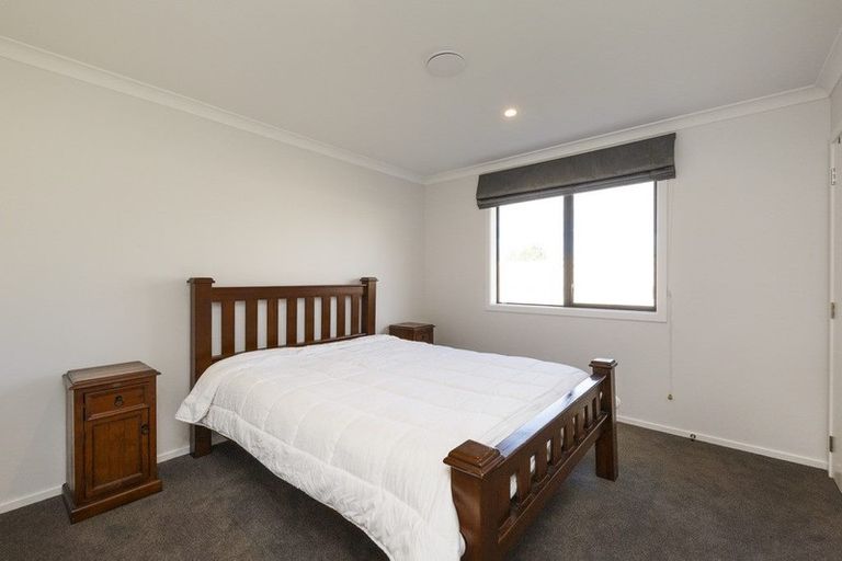 Photo of property in 22 Freedom Drive, Kelvin Grove, Palmerston North, 4414