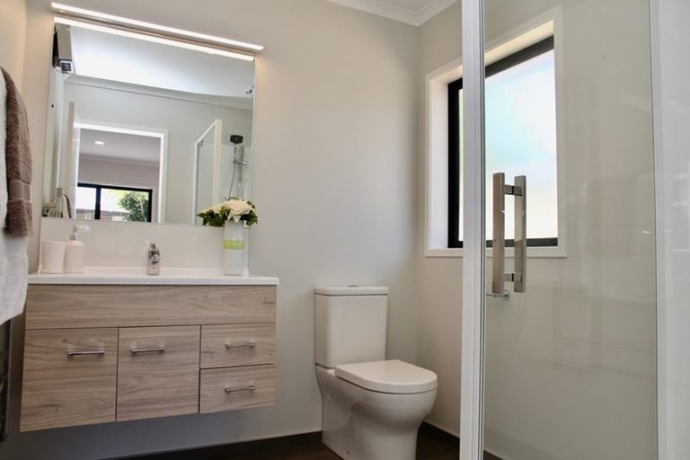 Photo of property in 5 Market Lane, Westown, New Plymouth, 4310