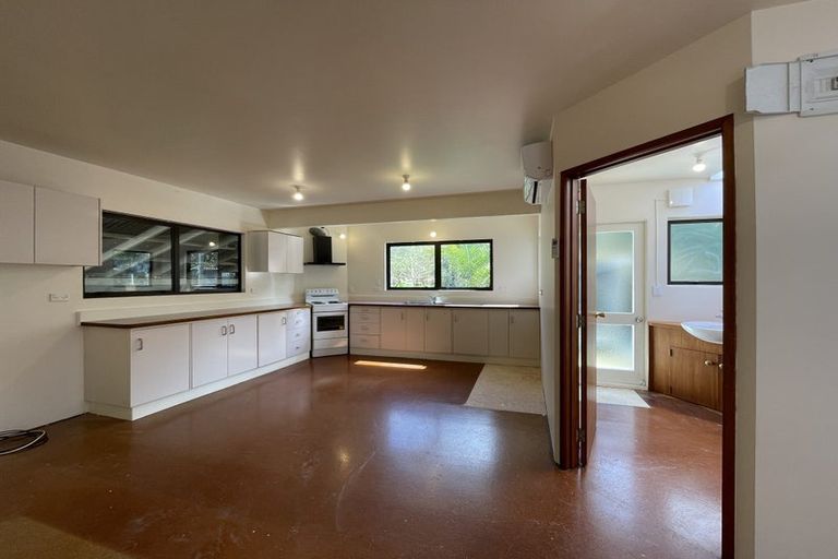 Photo of property in 32a Te Atatu Road, Te Atatu South, Auckland, 0610