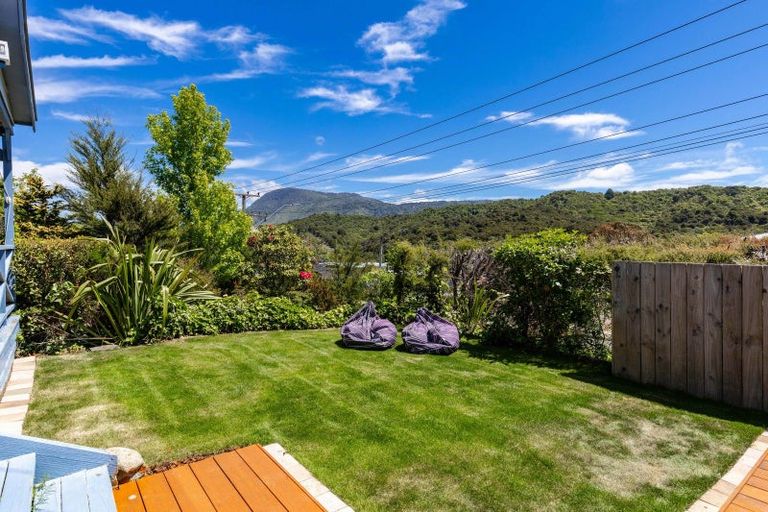 Photo of property in 168 Waikawa Road, Picton, 7220