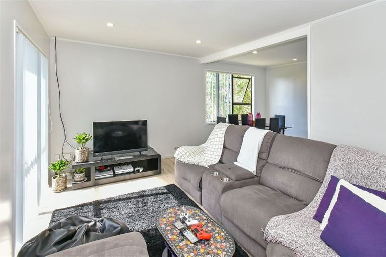 Photo of property in 18 Taitimu Drive, Weymouth, Auckland, 2103