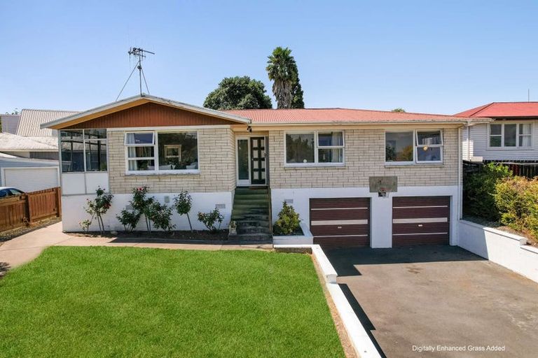 Photo of property in 19 Warwick Place, Brookfield, Tauranga, 3110