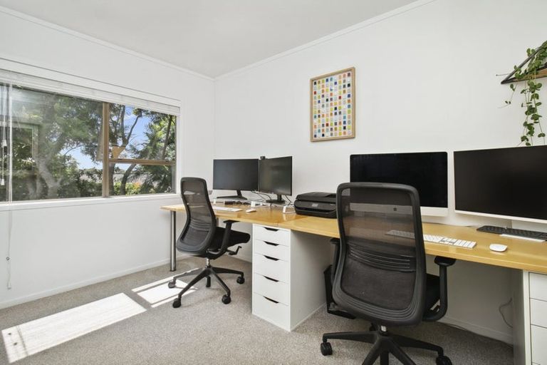 Photo of property in 2/208 Rangatira Road, Beach Haven, Auckland, 0626