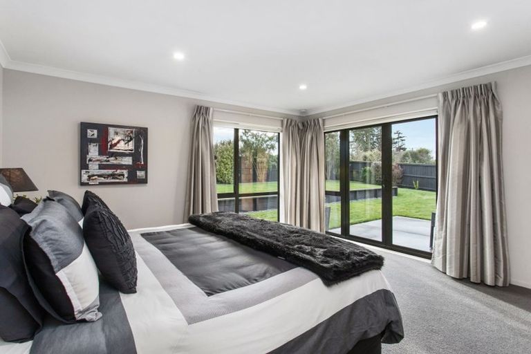 Photo of property in 16 Prebblewood Drive, Prebbleton, 7604