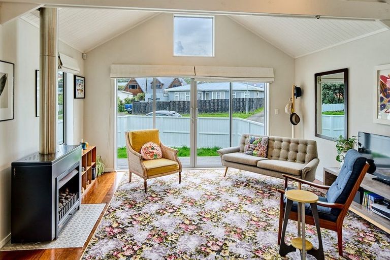 Photo of property in 5a Lambley Road, Titahi Bay, Porirua, 5022