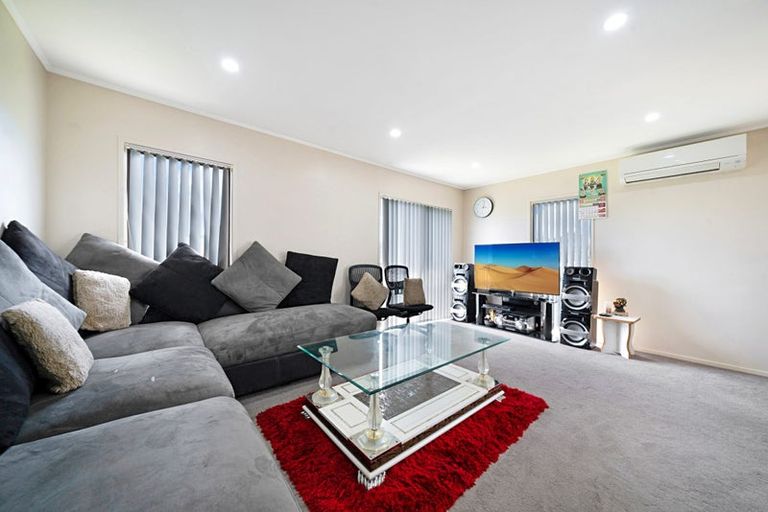 Photo of property in 4a Karepo Crescent, Ranui, Auckland, 0612