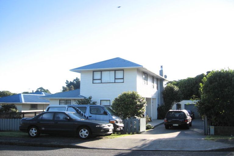 Photo of property in 4 Riwai Street, Paraparaumu, 5032