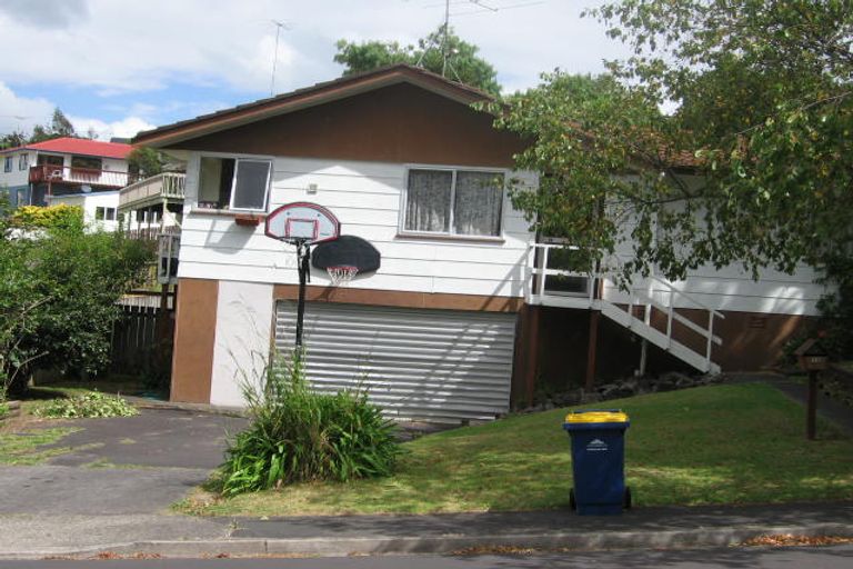 Photo of property in 12 Tacitus Place, Totara Vale, Auckland, 0629