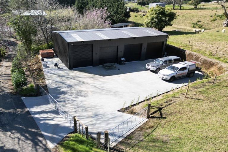 Photo of property in 172 Paraite Road, Paraite, New Plymouth, 4373
