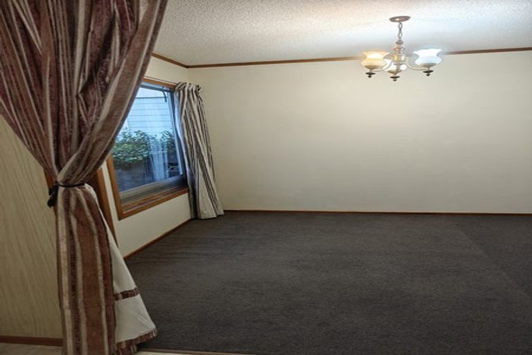 Photo of property in 12 Exmouth Road, Northcote, Auckland, 0627