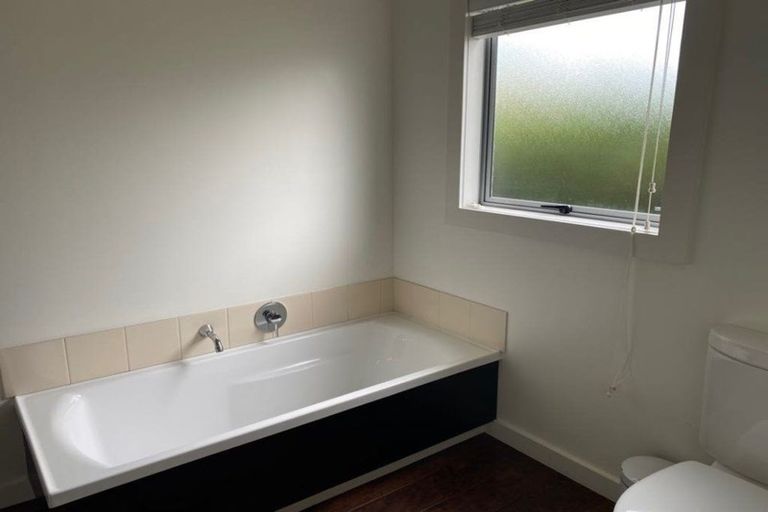 Photo of property in 8a Neeve Place, Taradale, Napier, 4112