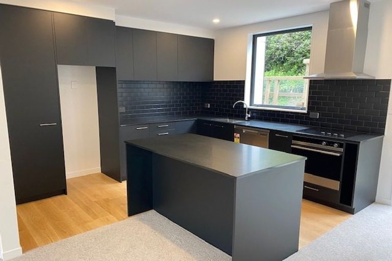 Photo of property in 23 Rua Kai Way, Brooklyn, Wellington, 6021