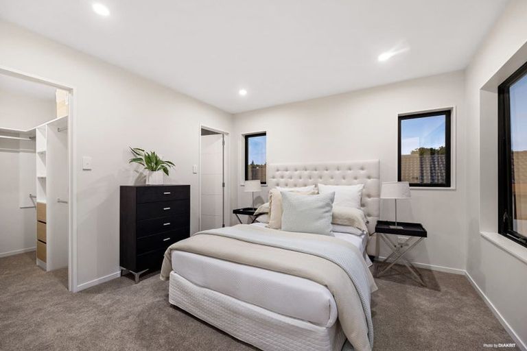 Photo of property in 152b Botany Road, Botany Downs, Auckland, 2010