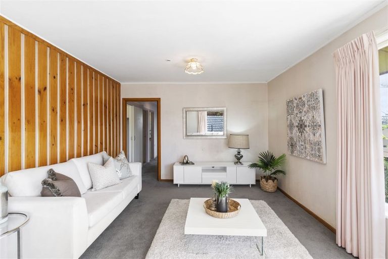 Photo of property in 7 Lyford Crescent, Sunnynook, Auckland, 0620