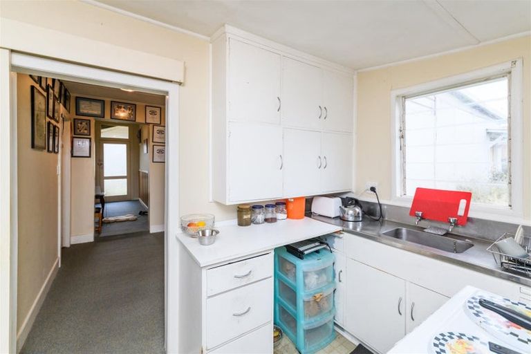 Photo of property in 9 Oxford Street, Marton, 4710