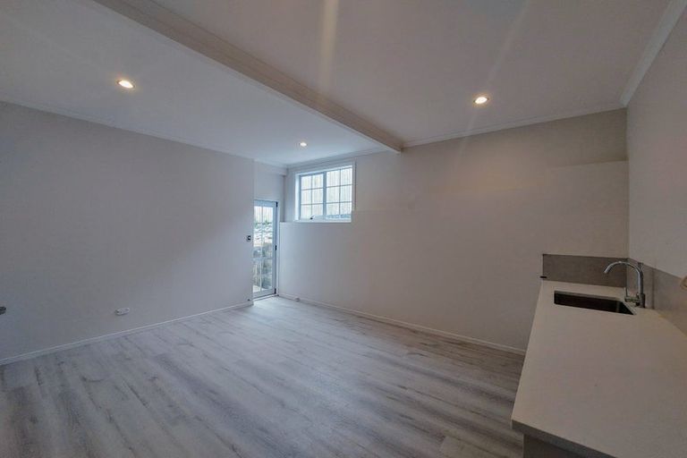 Photo of property in 1/13 Sydney Street, Hauraki, Auckland, 0622