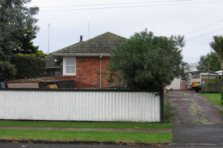 Photo of property in 91 Tiraumea Drive, Pakuranga, Auckland, 2010